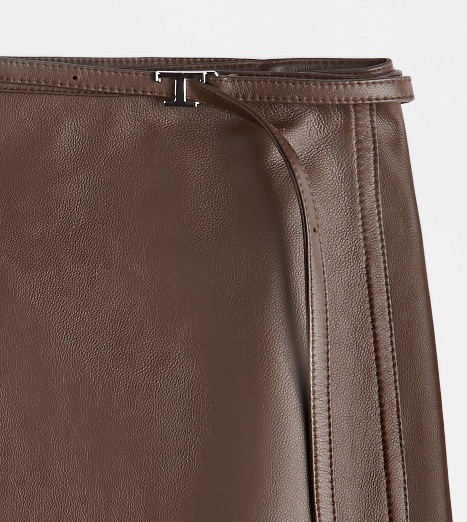 WRAP SKIRT IN LEATHER - BROWN - 7