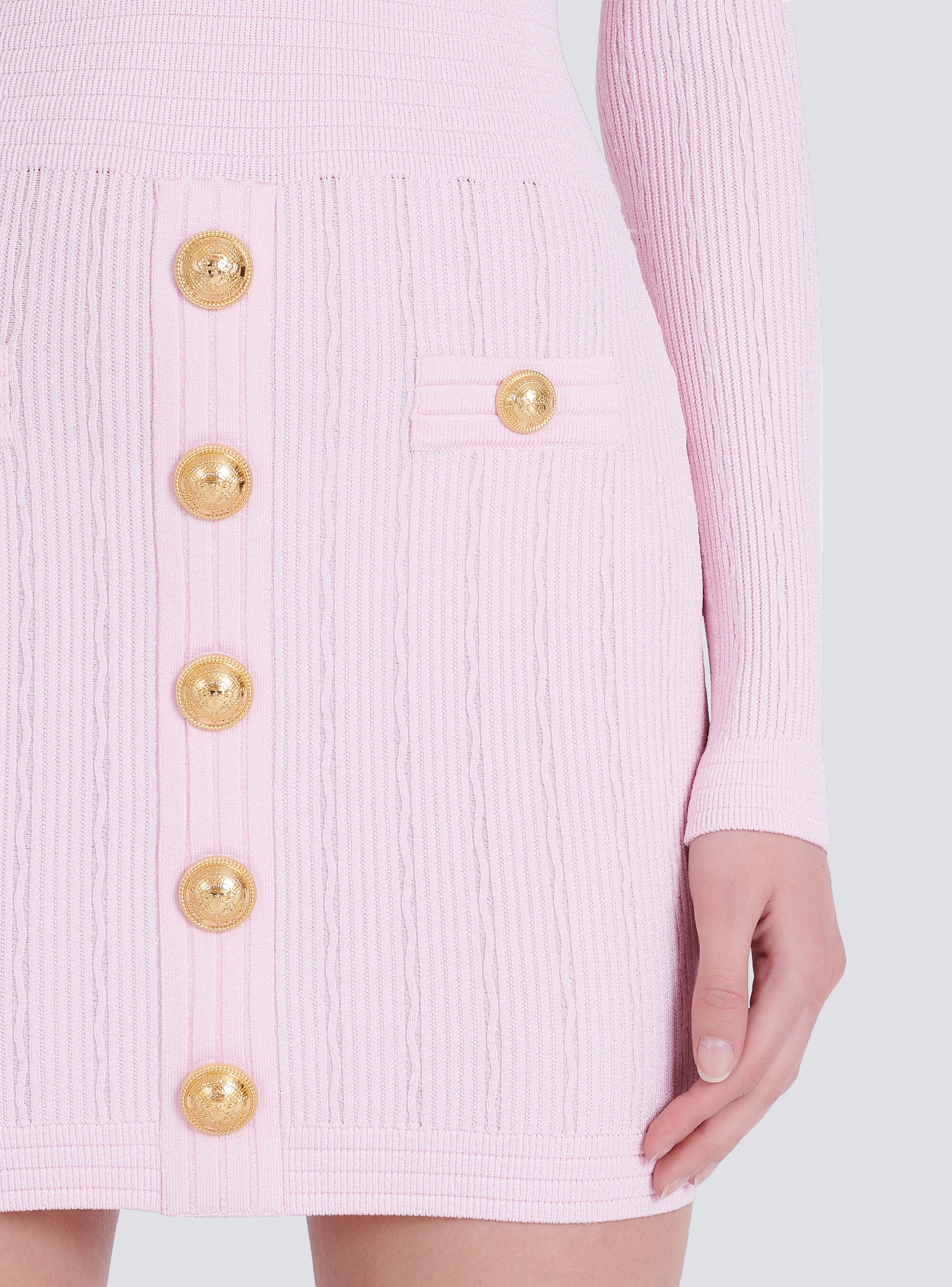 Short eco-designed knit dress with gold-tone buttons - 8