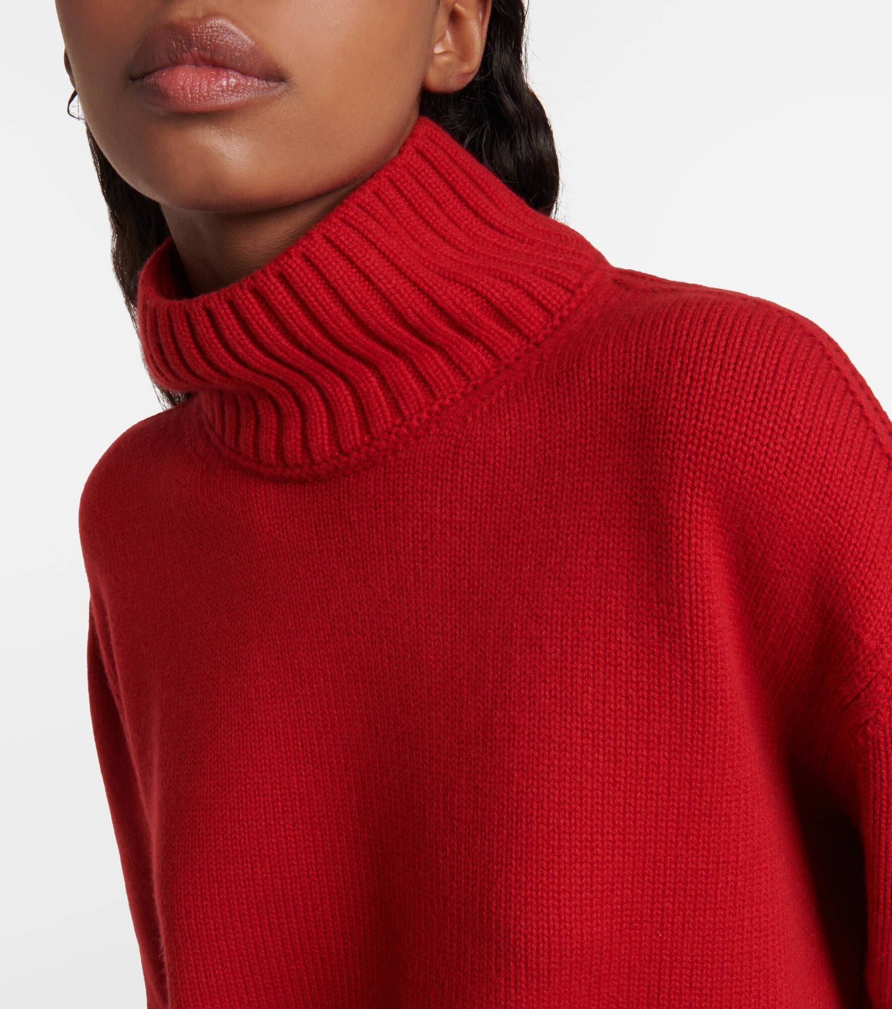 Oversized cashmere turtleneck sweater - 4