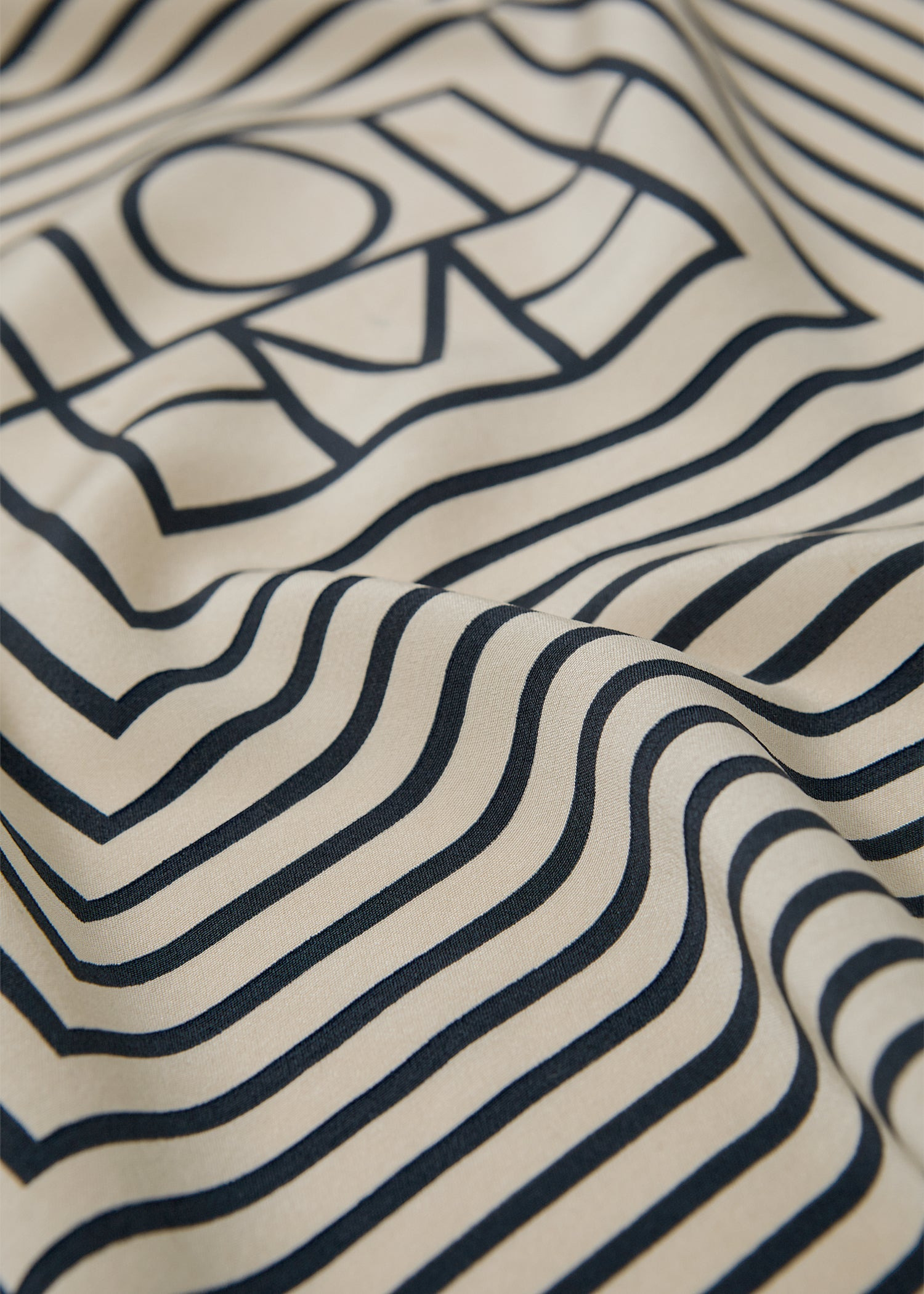 Signature monogram silk scarf crème - 5