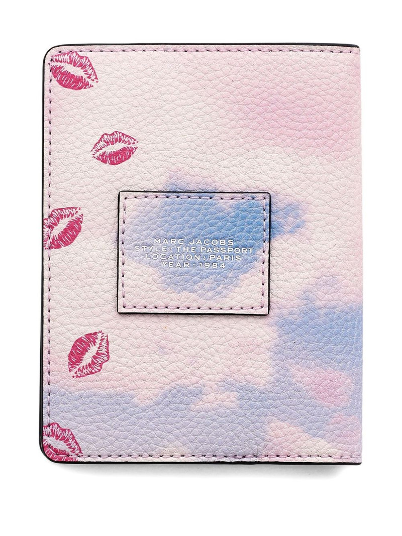 Marc Jacobs The City passport case outlook
