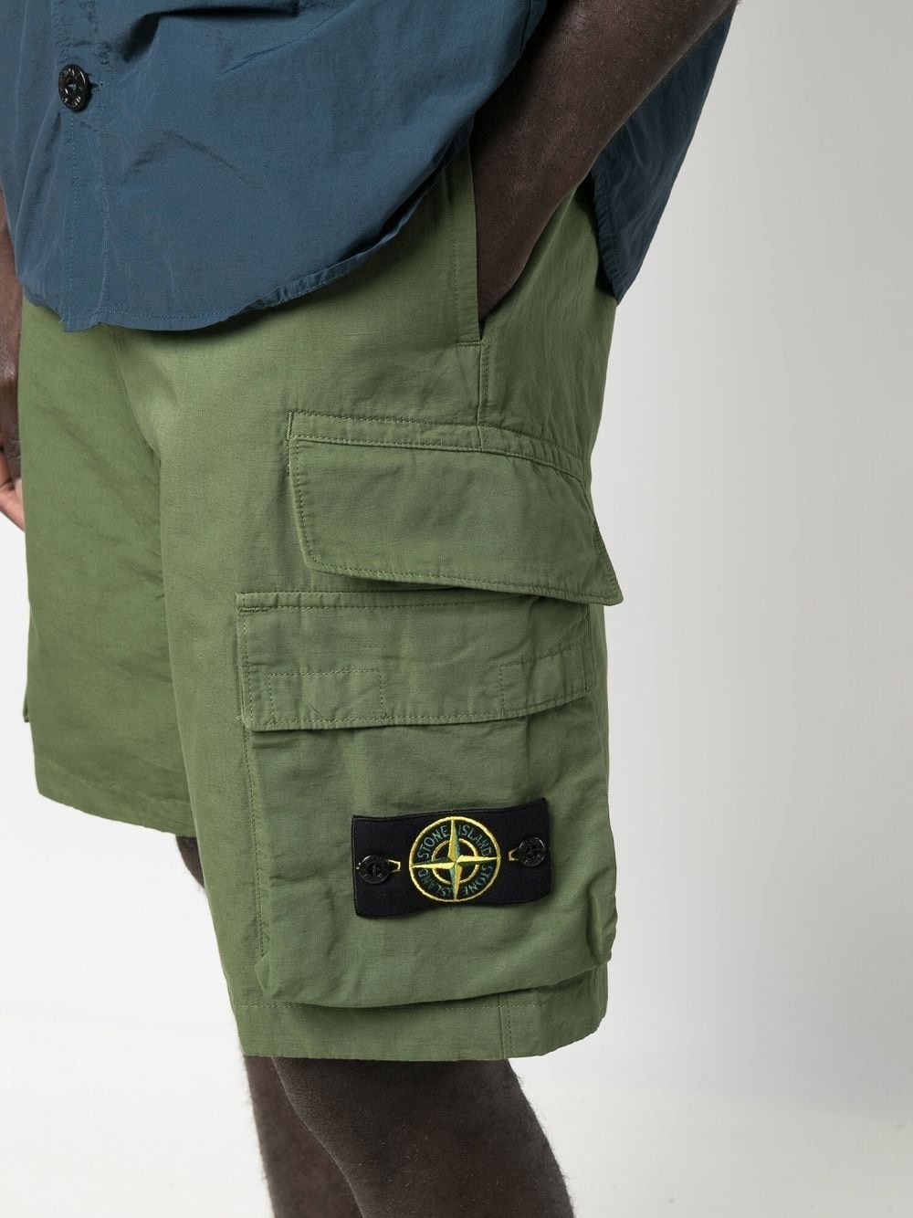 Compass-patch cargo shorts - 5