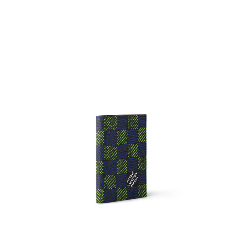 Louis Vuitton Passport Cover outlook