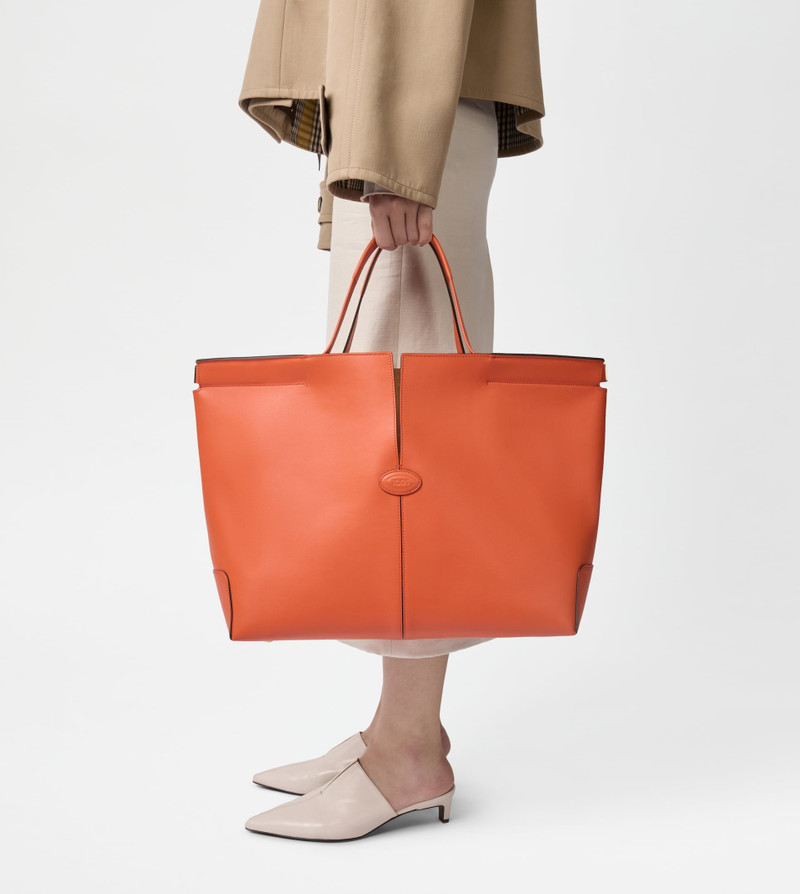 Tod's TOD'S DI BAG FOLIO IN LEATHER MEDIUM - ORANGE outlook