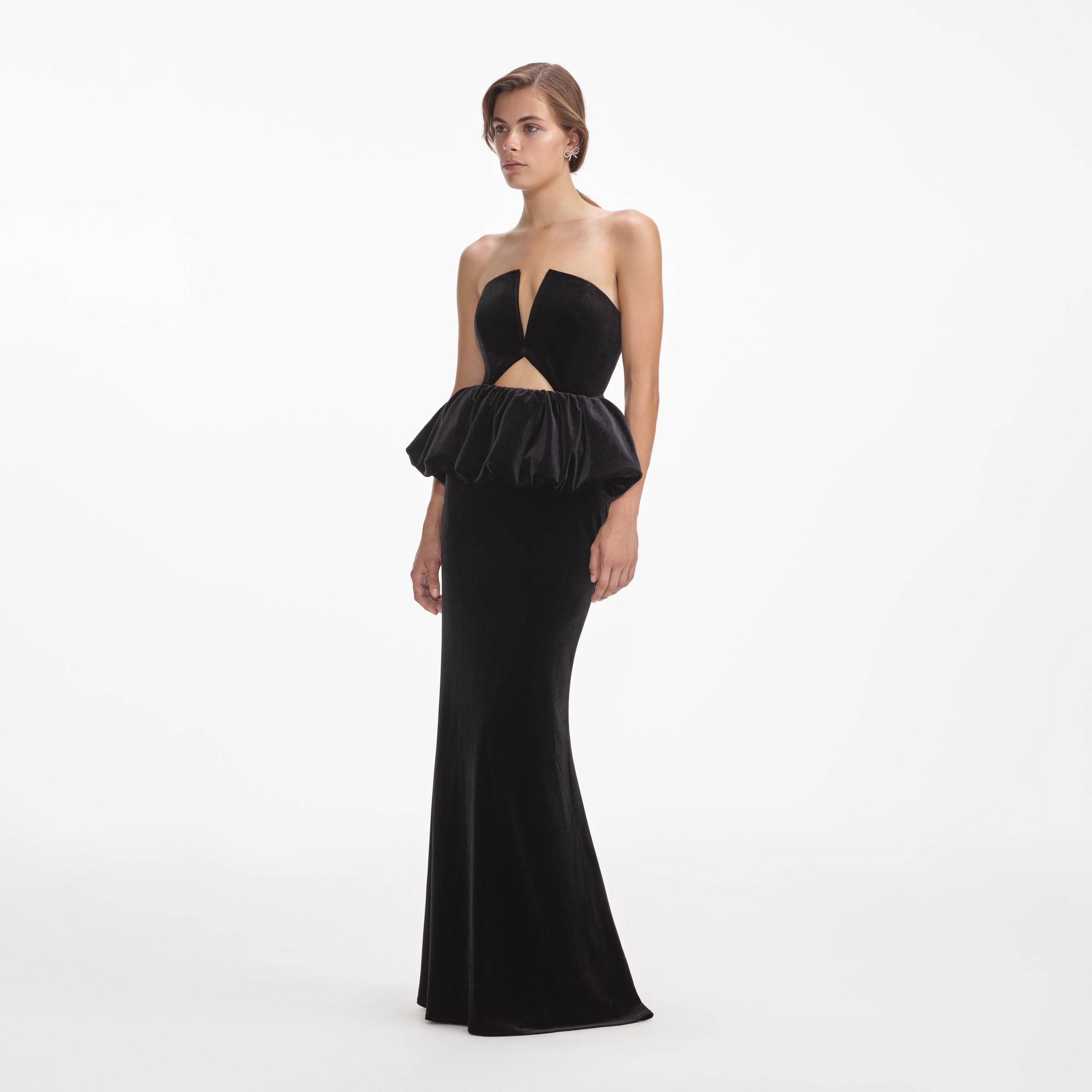 【Self-Portrait】Peplum◇Velvet◇BustierGownストラップドレス self-portrait Peplum velvet bustier gown | mytheresa