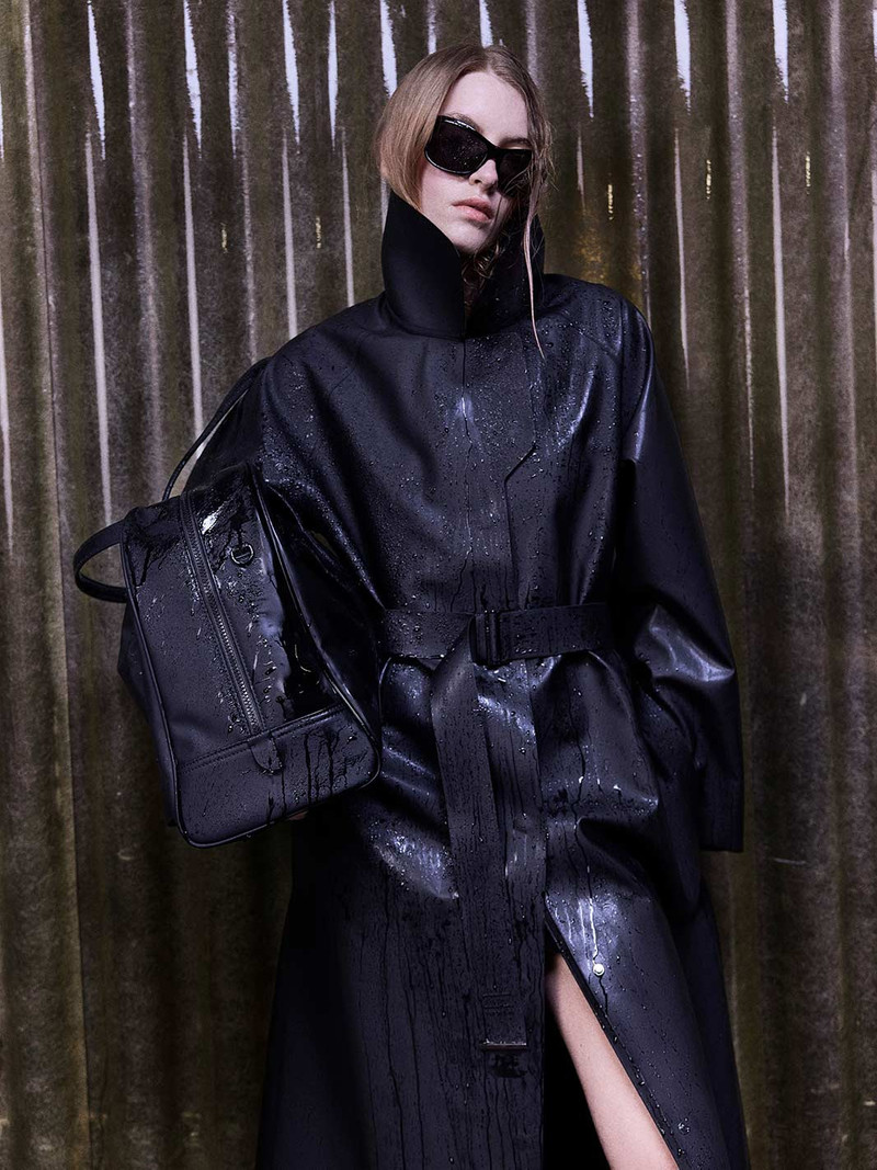 Aosta Black Tote Polyurethane 8
