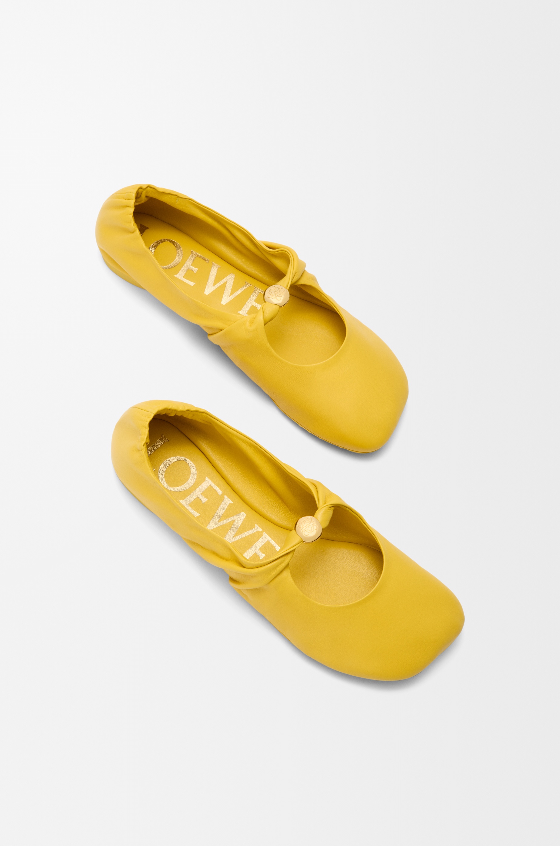 【LOEWE/ロエベ】Pebble soft leather ballerinas Loewe Pebble Soft Leather Ballerina Flats | Neiman Marcus