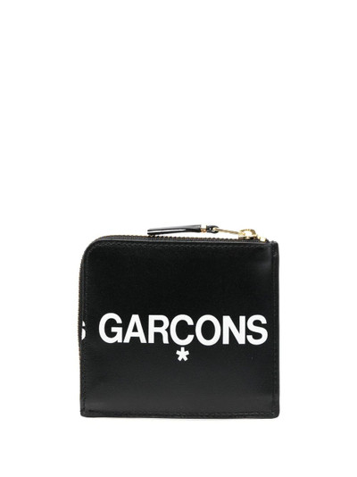 Comme Des Garçons logo zipped wallet outlook