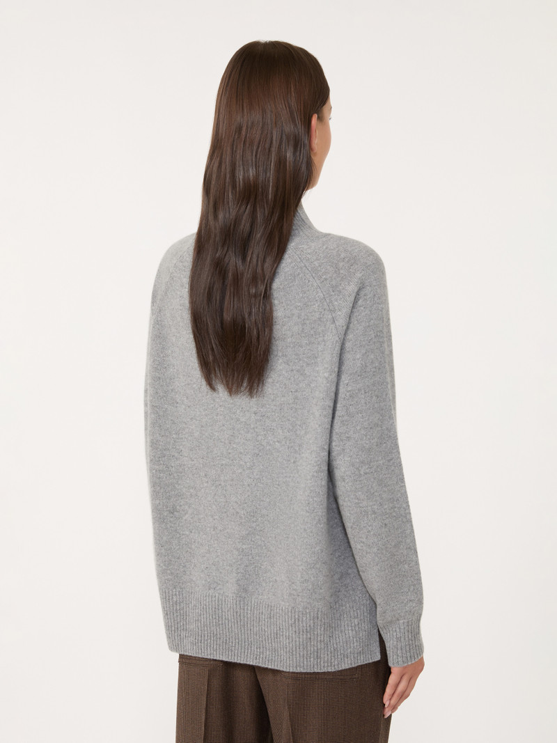 ALCALI Cashmere yarn turtleneck 4