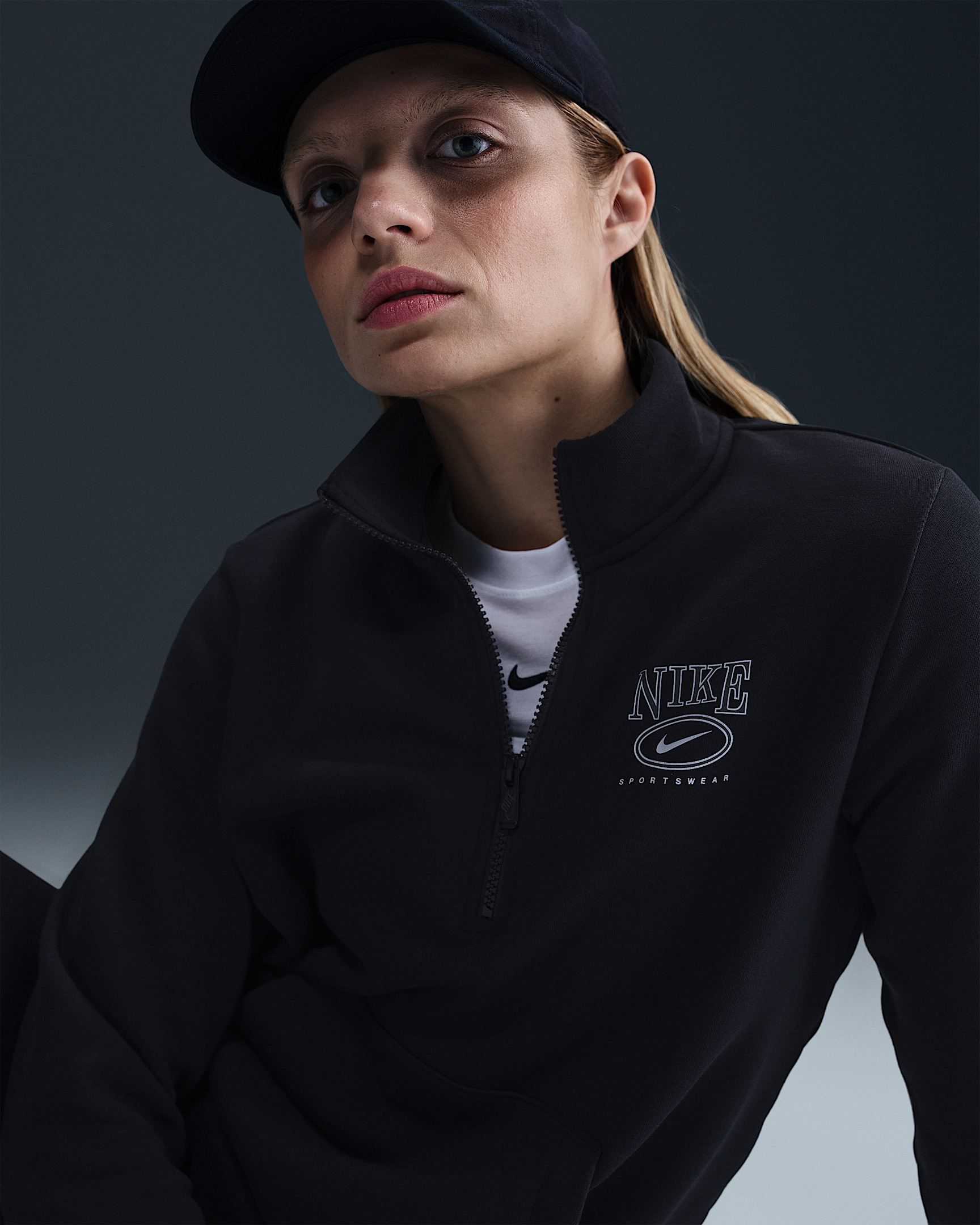 Nike Sportswear Club Fleece Women's Mock-Neck 1/2-Zip Graphic Top - 3