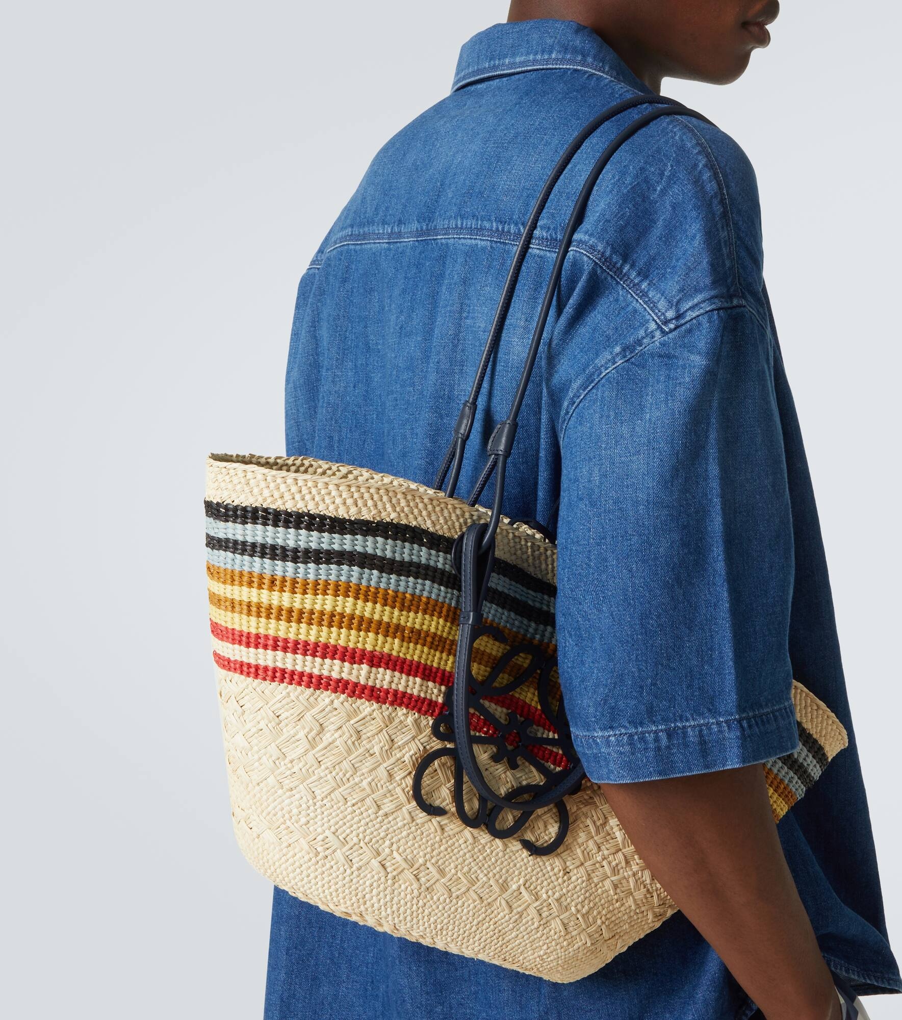 Paula's Ibiza Anagram Medium basket bag - 2