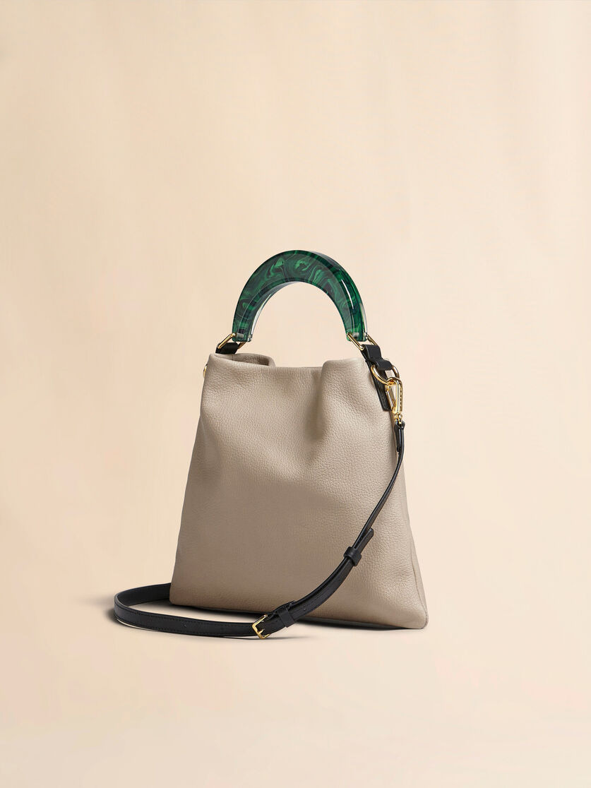 HOBO BAG IN WHITE GRAINED CALFSKIN AND RESIN HANDLE - 3