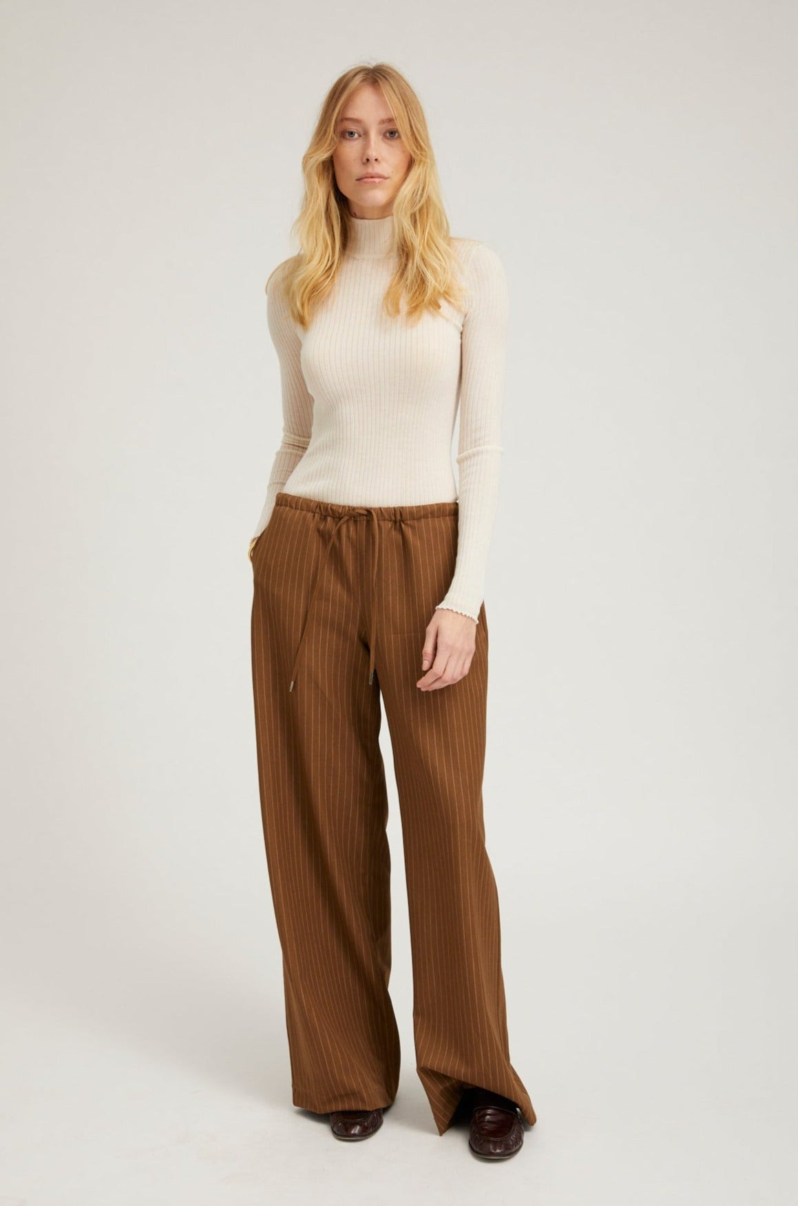 CHALK CASHMERE MOCK NECK - 2