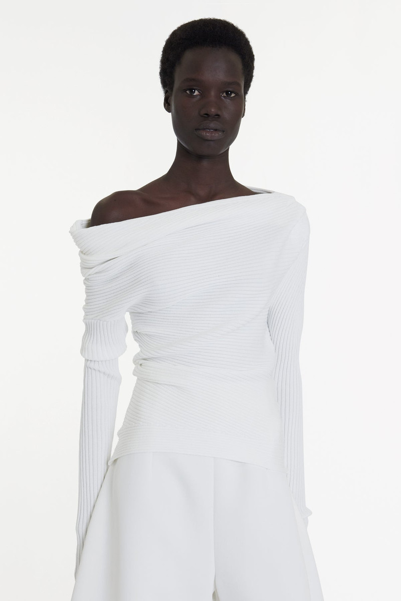 A.W.A.K.E. MODE OFF SHOULDER SWEATER IVORY outlook