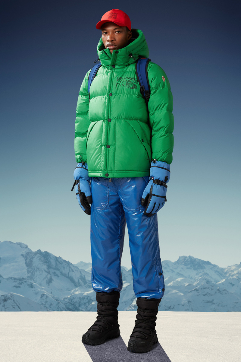 Moncler Cristaux Short Down Jacket outlook
