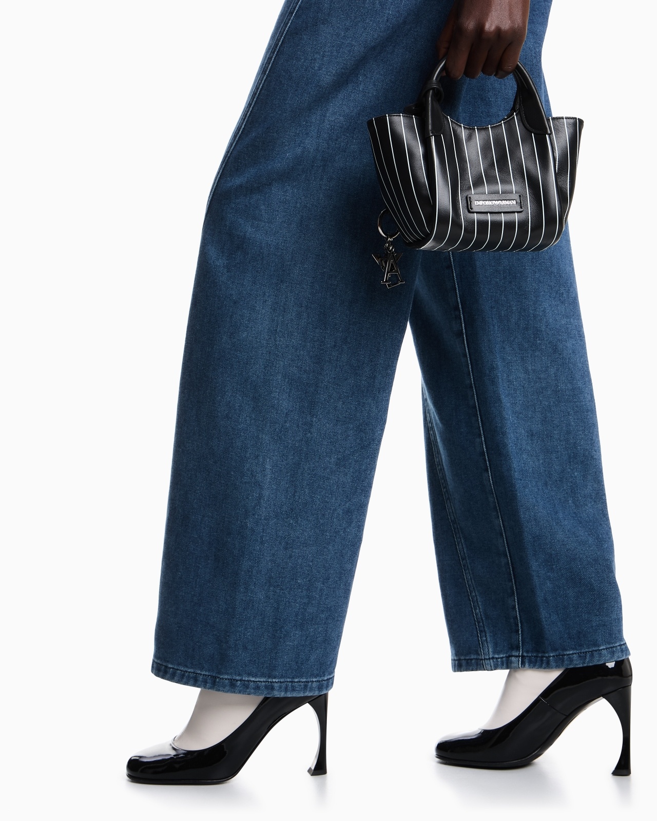 J6F RELAXED-FIT, WORN-LOOK DENIM JEANS - 5