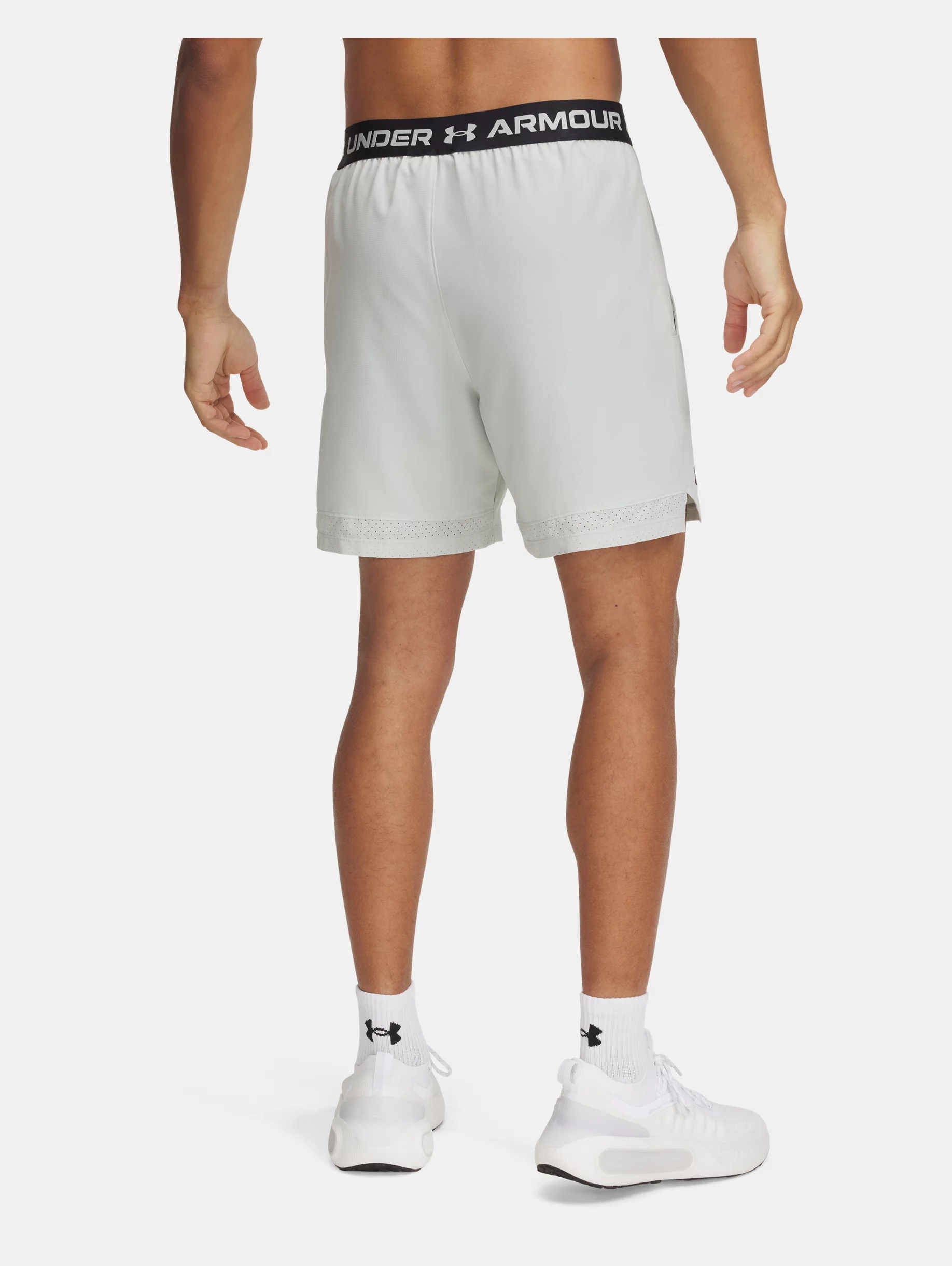 UA Vanish Woven - 2