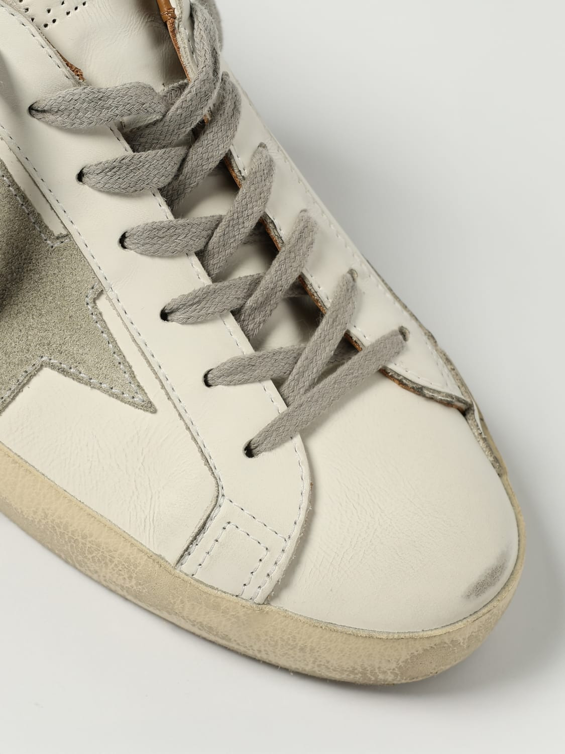 Super-Star classic Golden Goose sneakers in worn leather - 4
