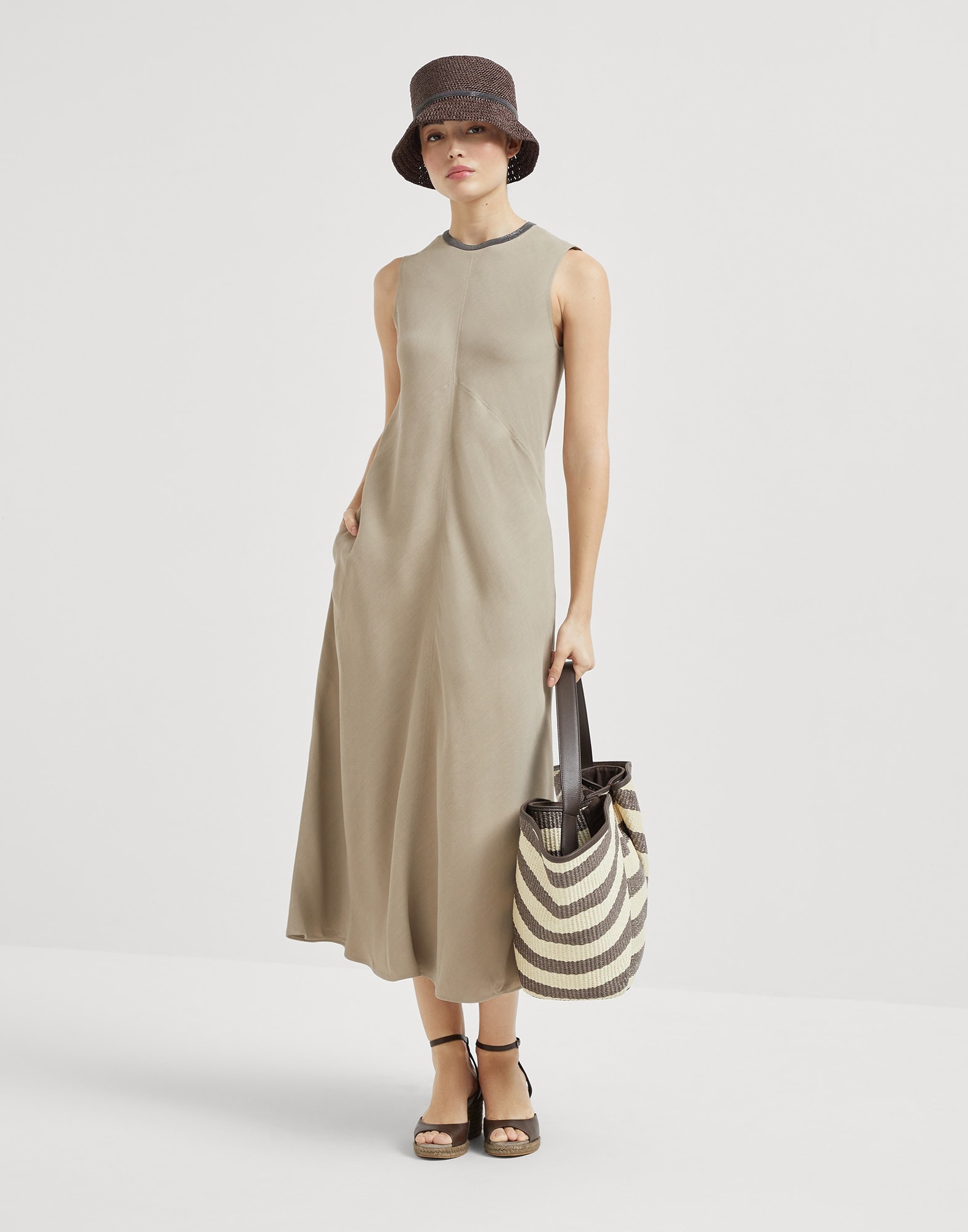 Viscose and linen fluid twill dress with precious collar - 5