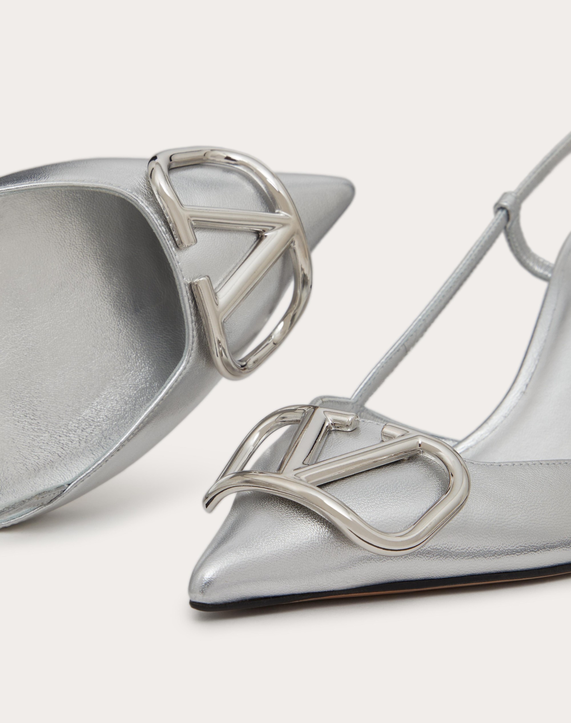 VLOGO SIGNATURE SLINGBACK PUMP IN LAMINATED NAPPA LEATHER 80MM - 5