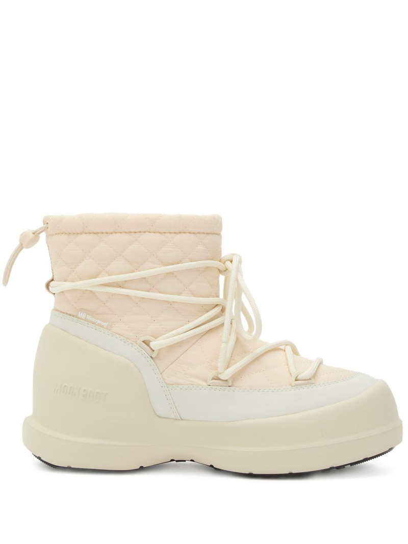 Mezzaluna quilted boots 1