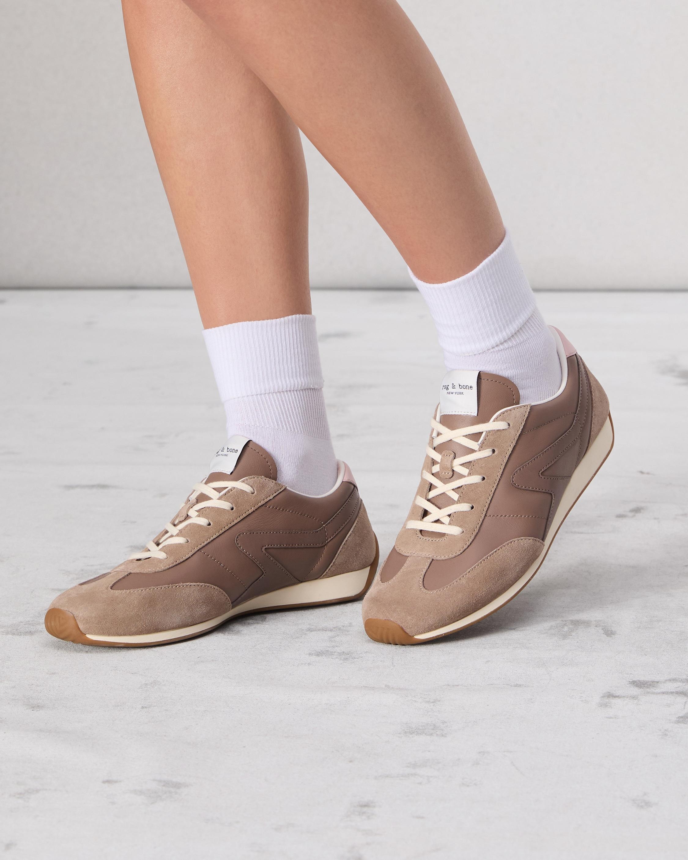 【関税込み】rag & bone ベージュ Retro Runner Slim スニーカー rag & bone Retro Runner Slim | Shopbop