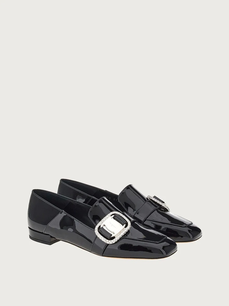 VARA CHAIN LOAFER 5