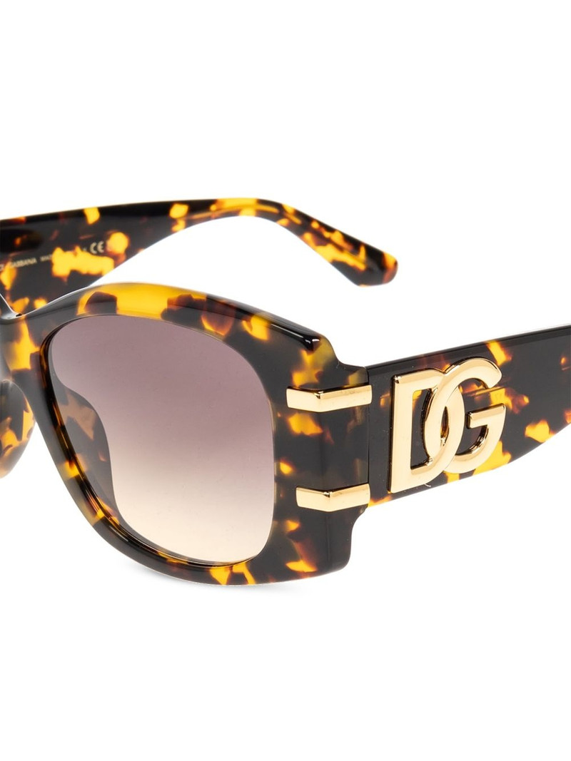 Dolce & Gabbana DG-plaque sunglasses outlook