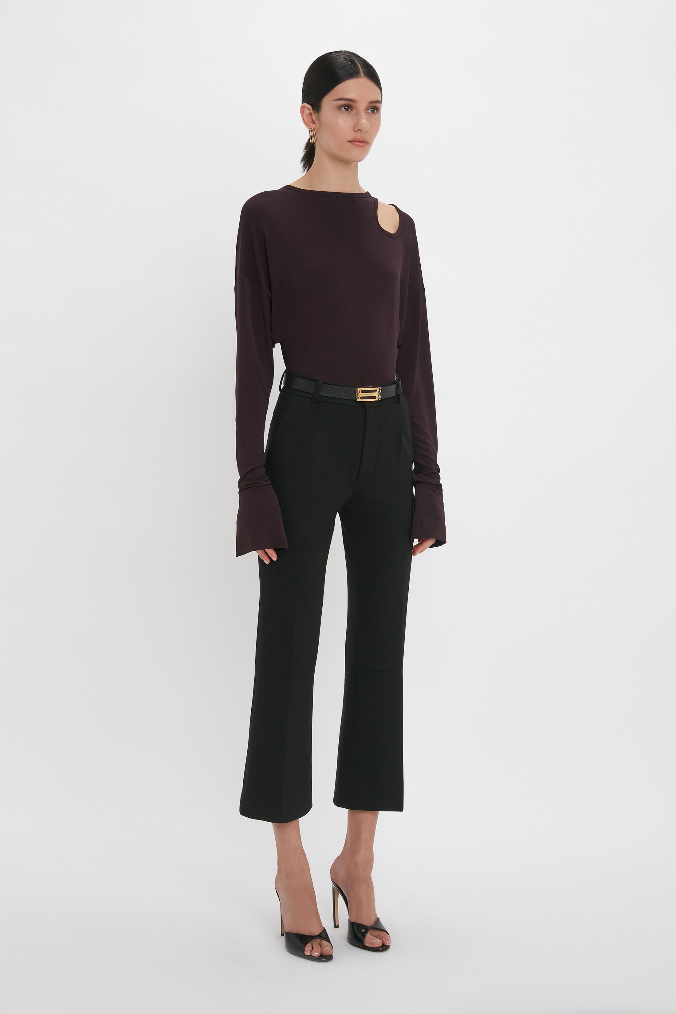 Cropped Kick Trouser In Black - 3