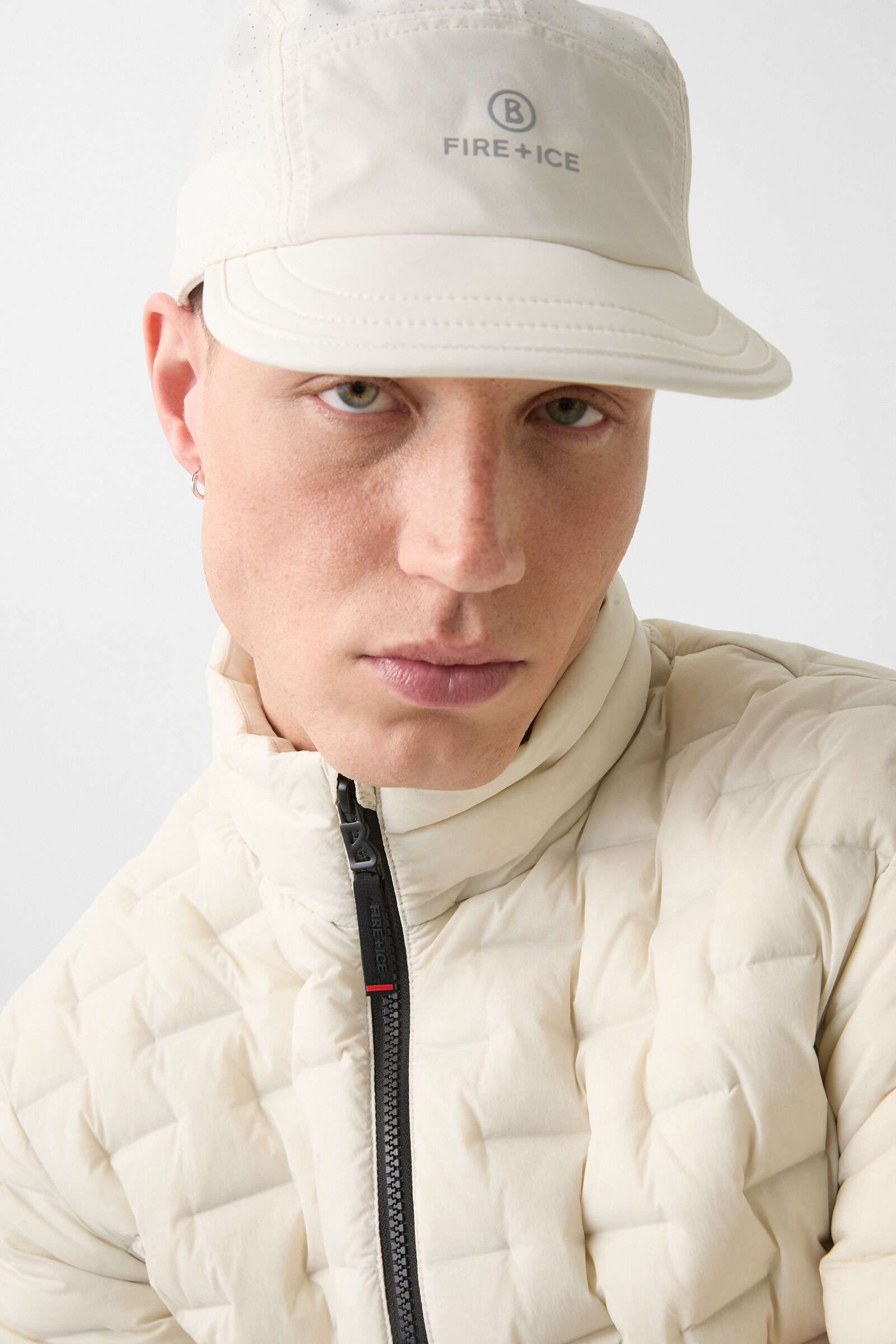 Lightweight down jacket Gray in Sand - 5