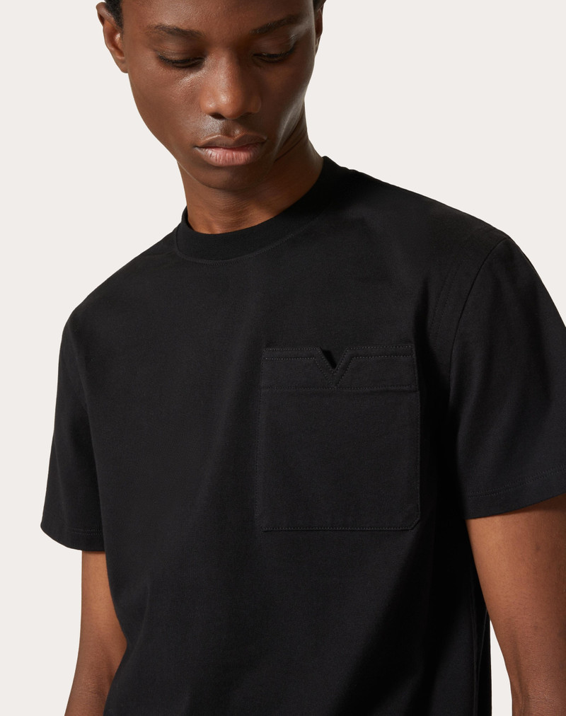 COTTON T-SHIRT WITH TOPSTITCHED V DETAIL 5
