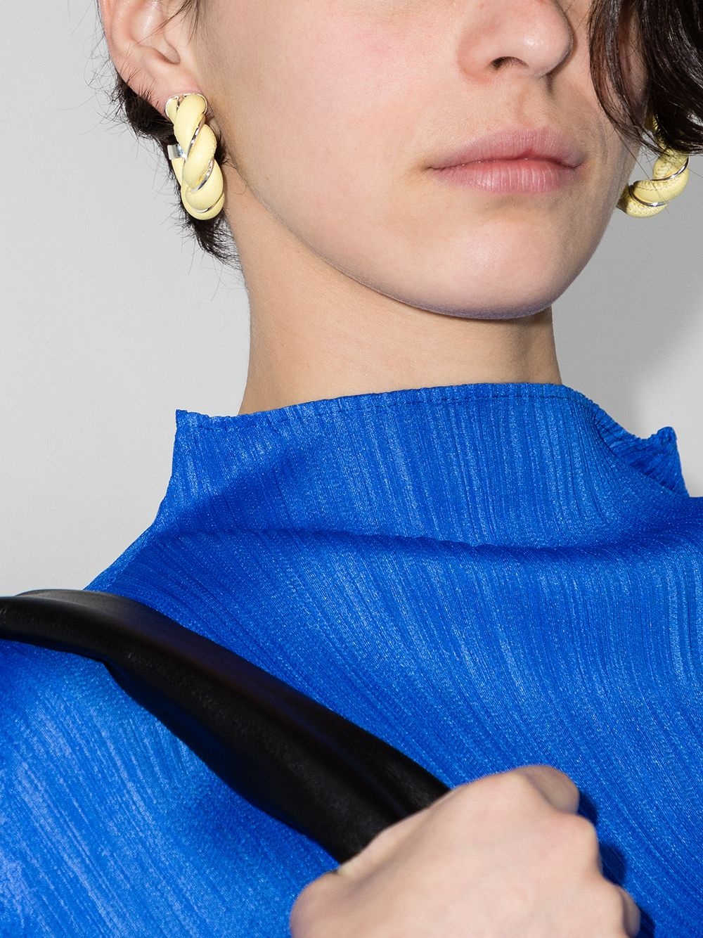 【送料&関税込】Bottega Veneta Twist Hoop Earrings BOTTEGA VENETA Twist earrings nappa leather hoop skyblue New