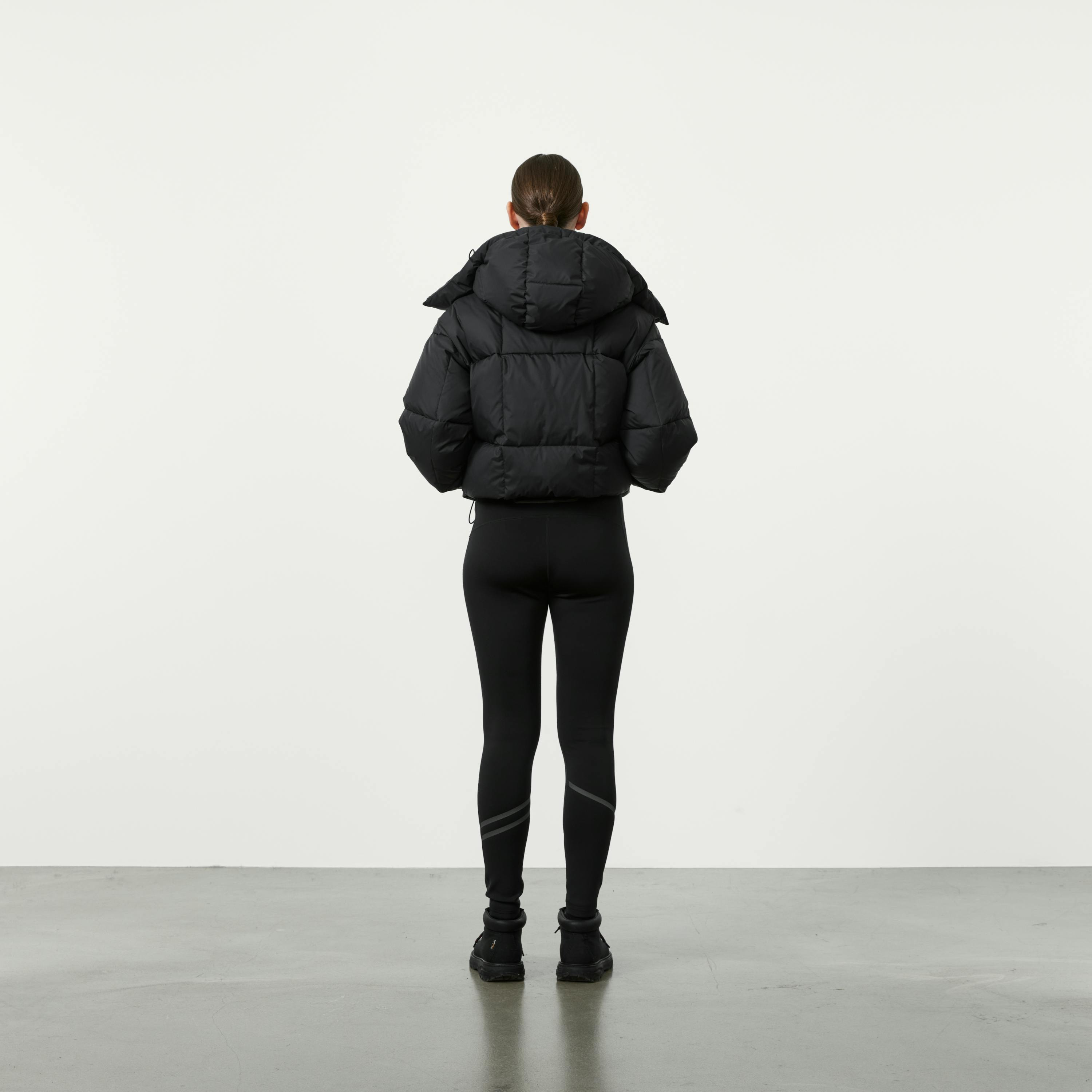 Dyngja Cropped Down Jacket - 10
