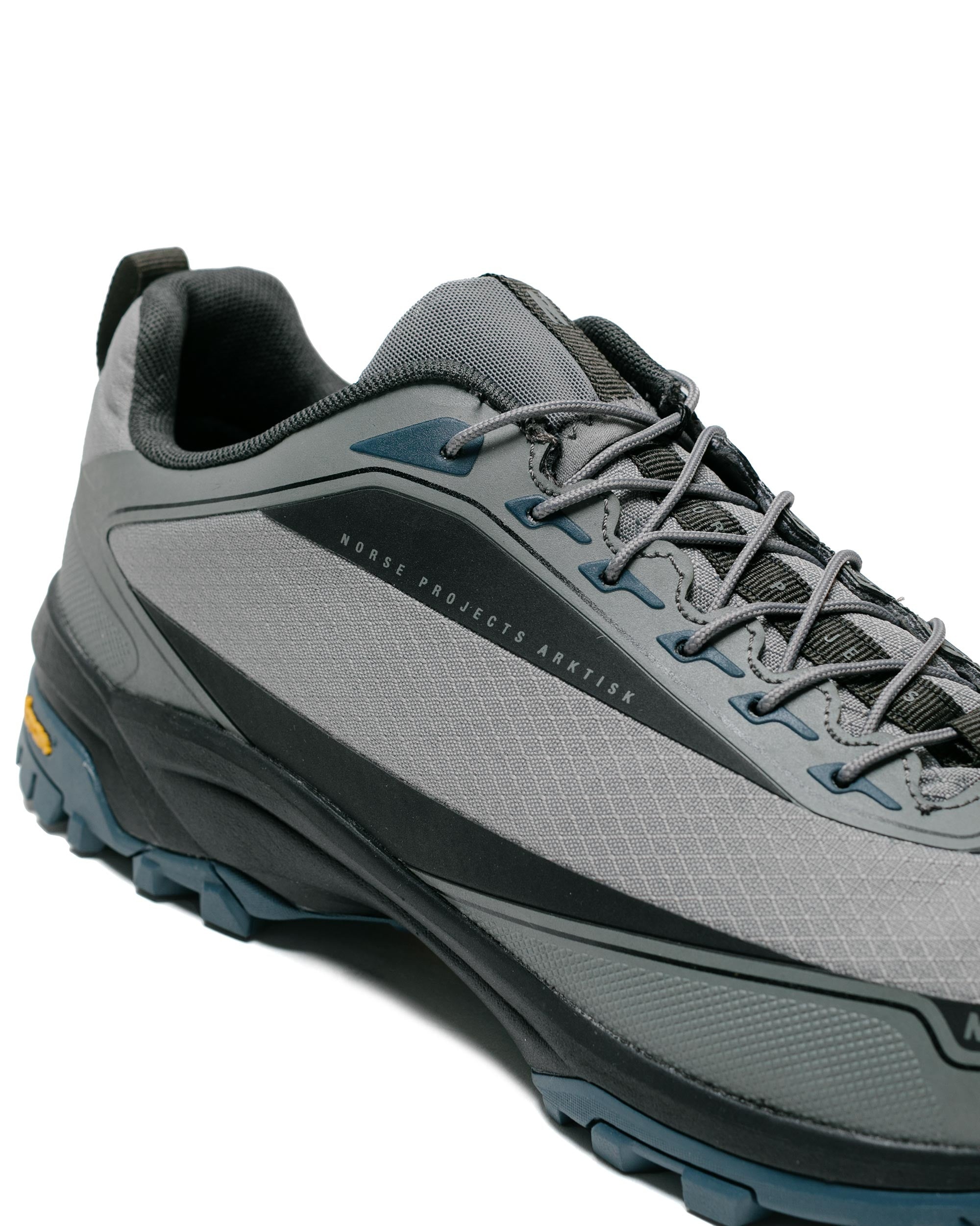 Laced Up Runner V02 Warm Grey - 3