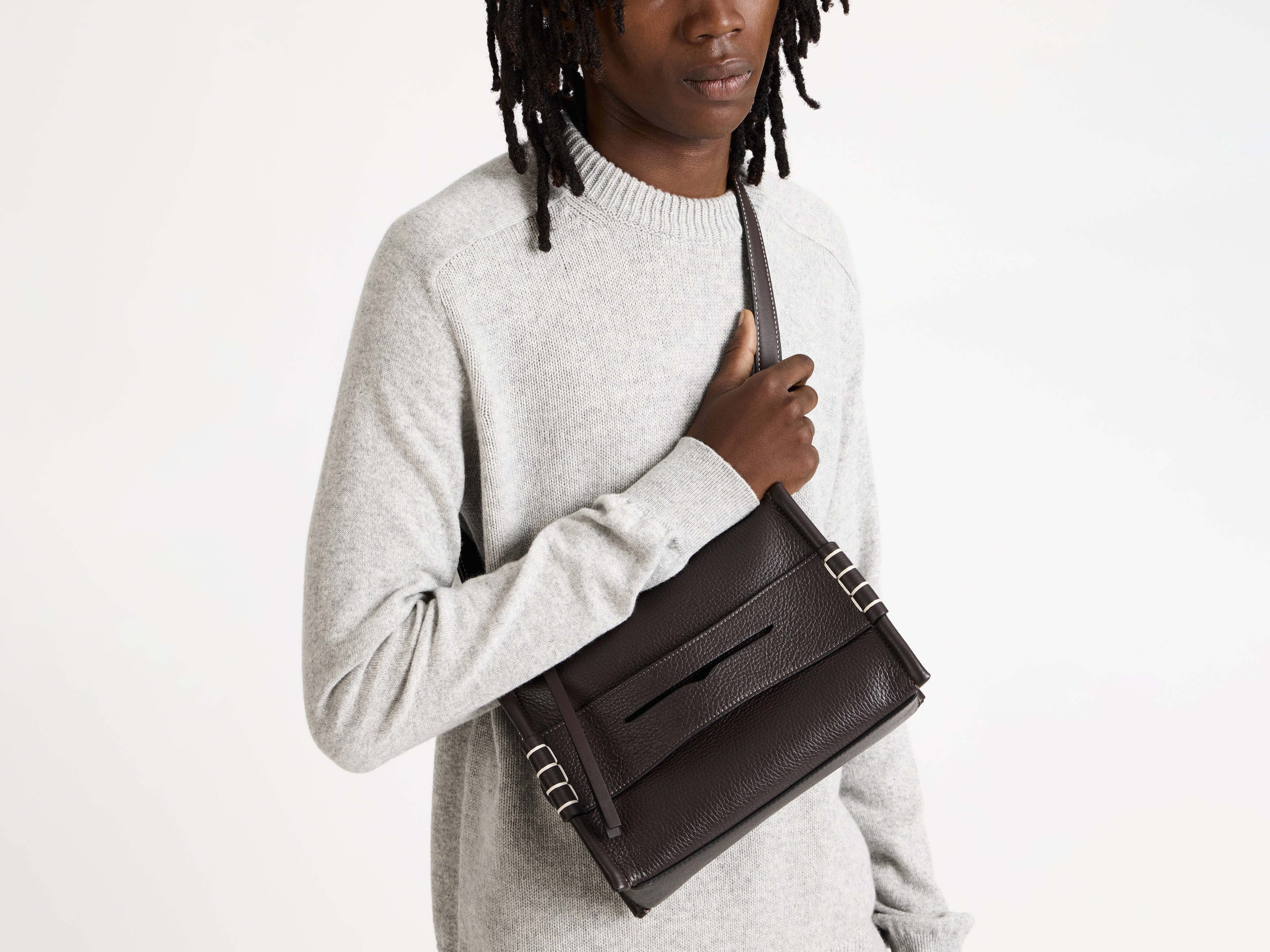 SMALL MESSENGER LOAFER BAG IN CHOCOLATE BROWN LEATHER - 2