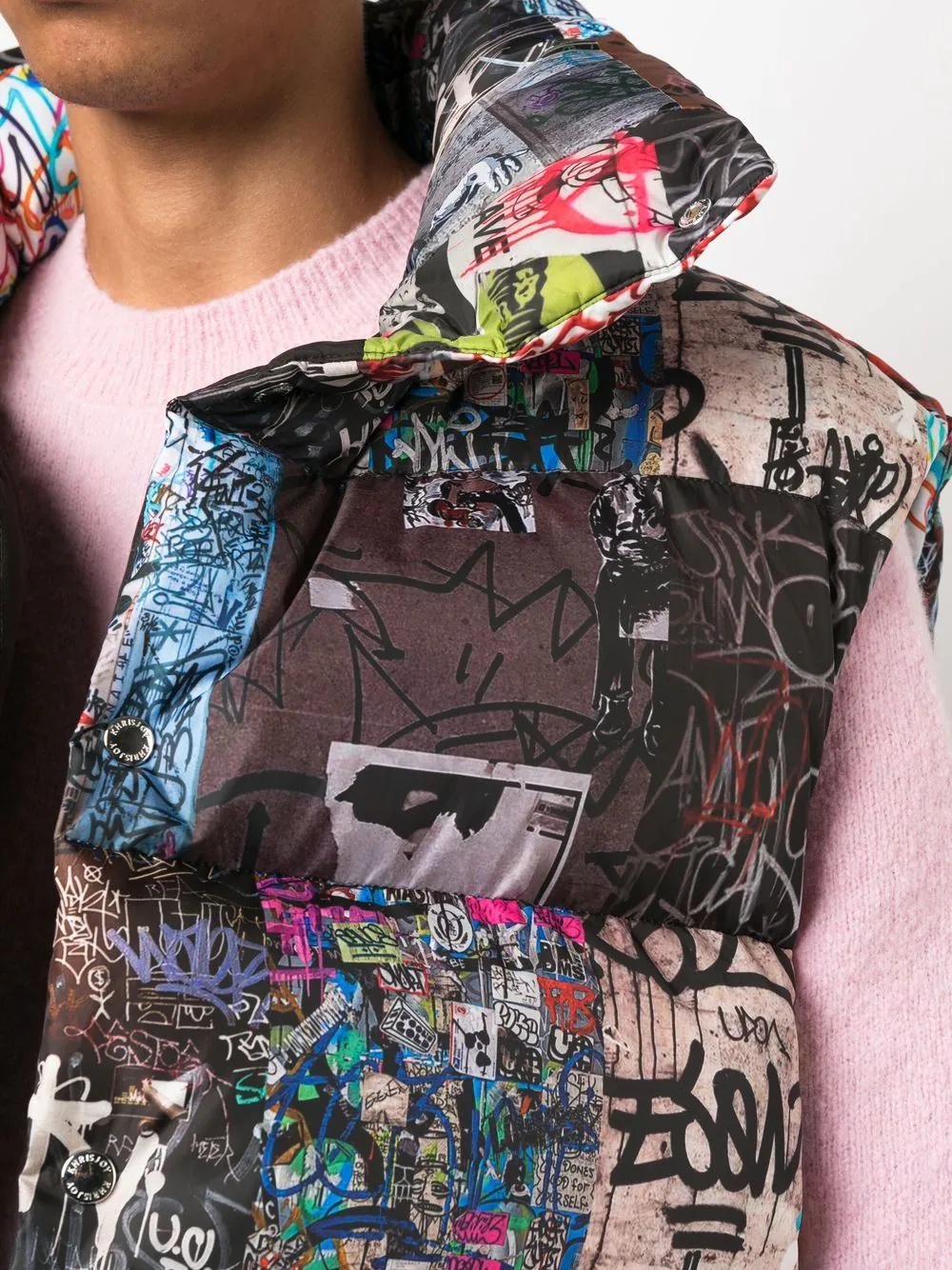 graffiti-print zip-up gilet - 5