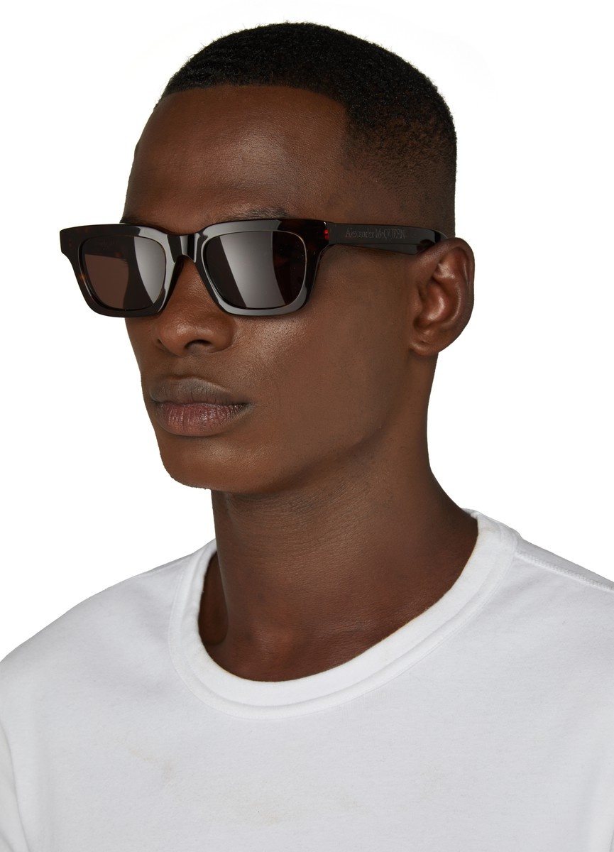 ALEXANDER MCQUEEN スクエアフレムサンクラス 803379J0749 2305 ALEXANDER MCQUEEN スクエアフレムサンクラス 803379J0749 1045