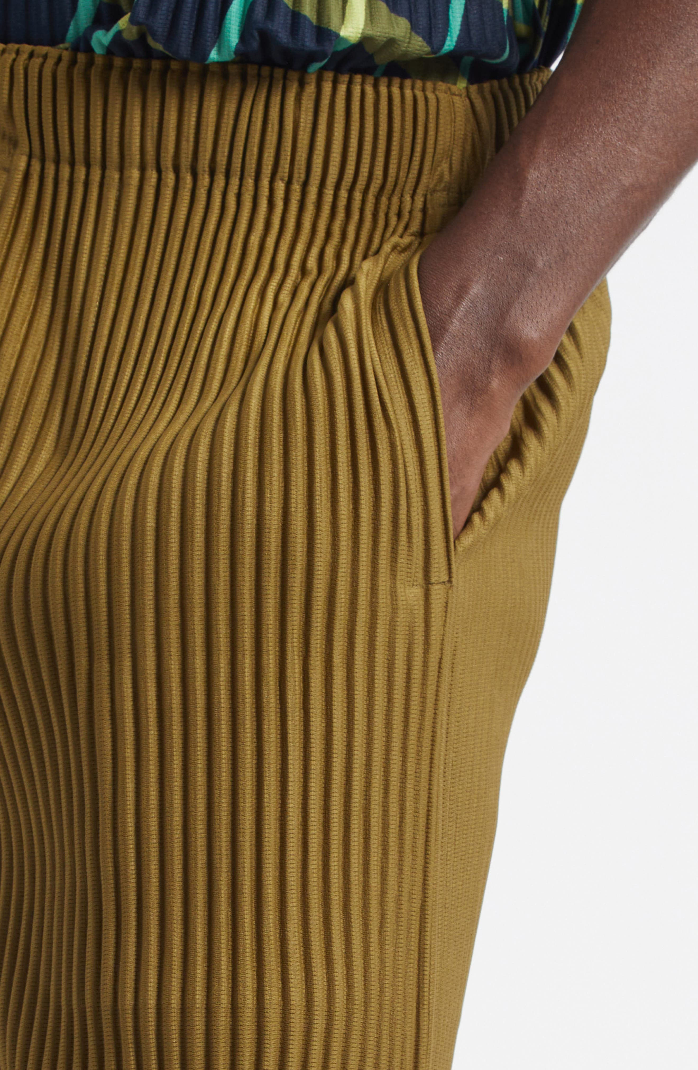 Homme Plissé Issey Miyake Pleated Shorts in Olive Khaki at Nordstrom - 5