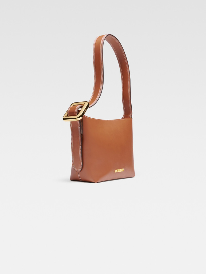 JACQUEMUS Le petit Regalo outlook