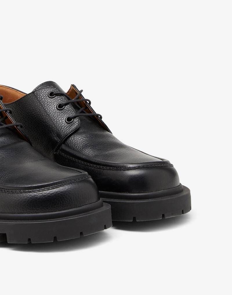 Cleated sole shoes 5