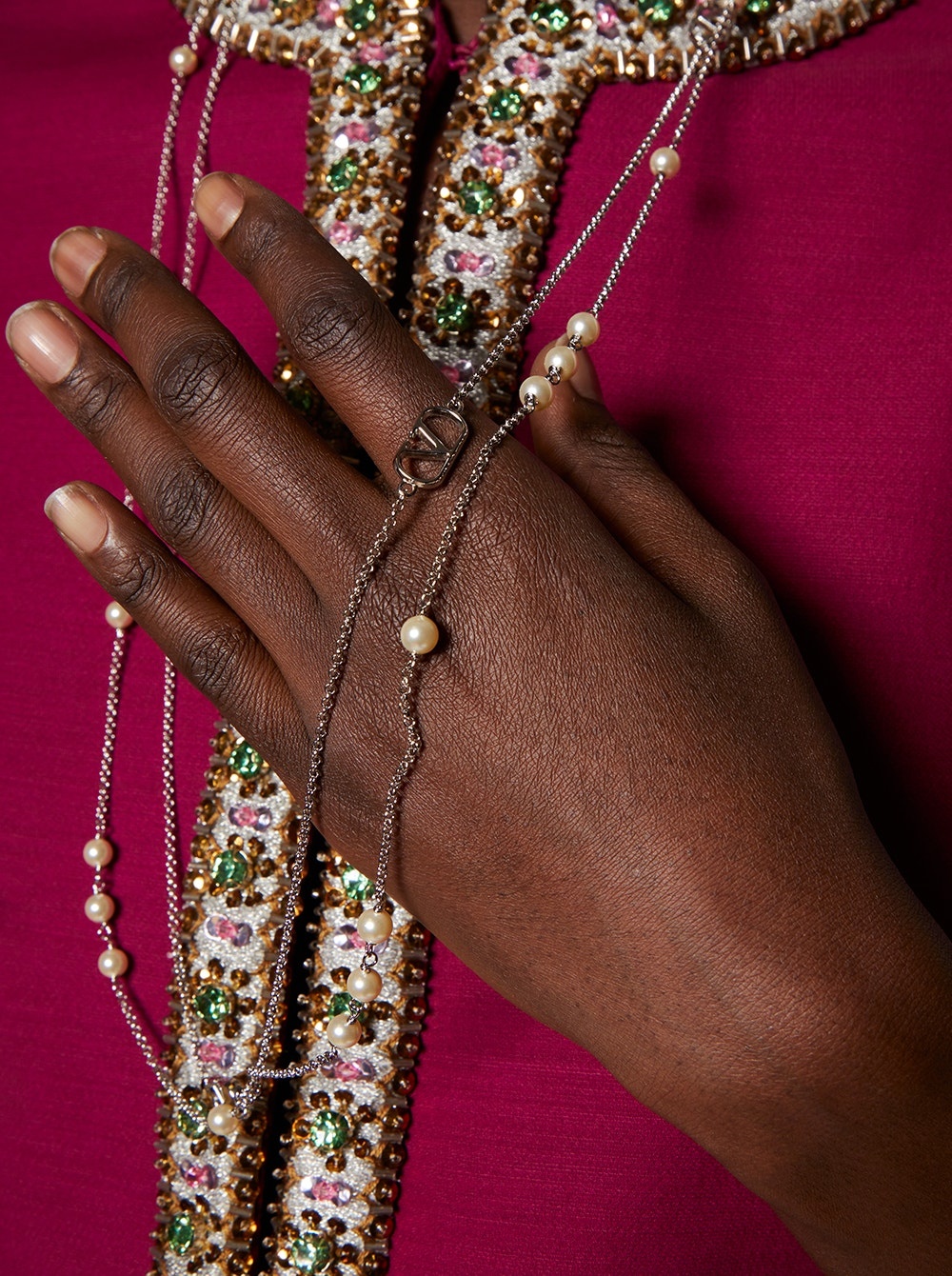Vlogo Signature Necklace With Swarovski Pearls Palladium - 2