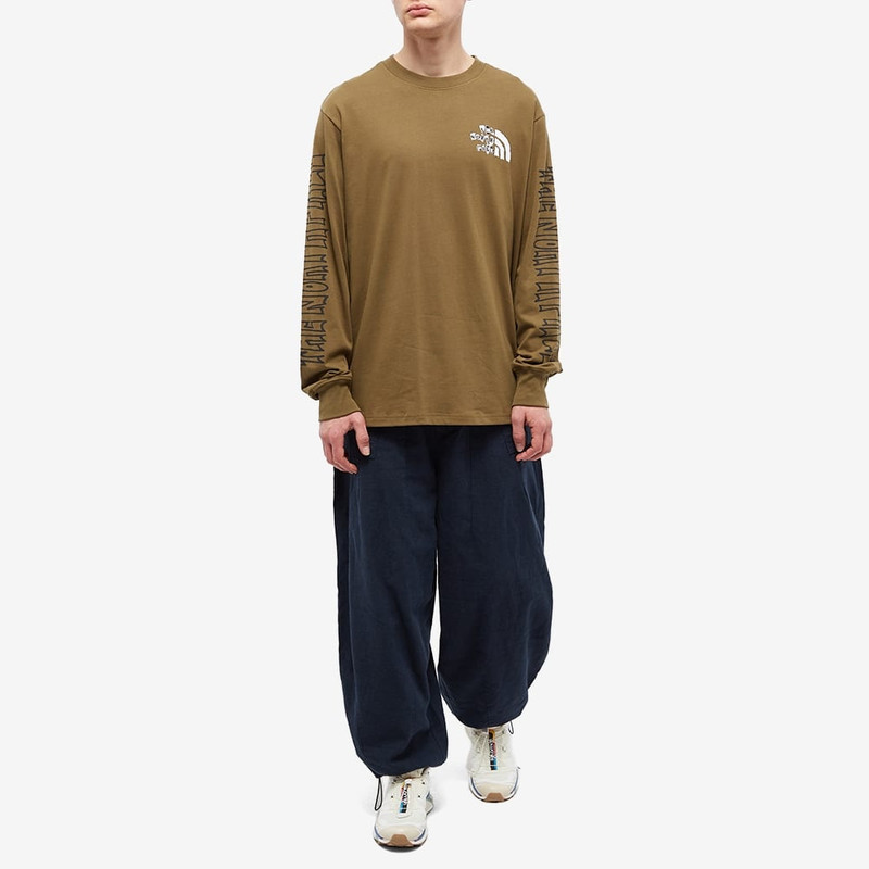 The North Face The North Face Long Sleeve Printed Heavyweight T-Shirt outlook