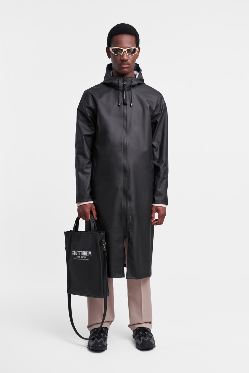 Stutterheim Stockholm Long Lightweight Zip Raincoat Black outlook