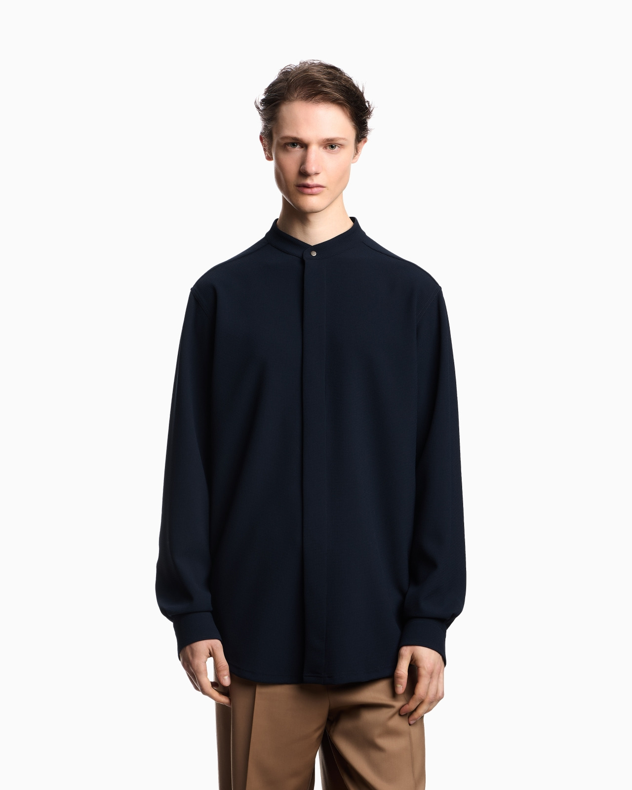 ICON GURU-COLLAR SHIRT IN 3D PIQUÉ-EFFECT JERSEY CRÊPE - 4