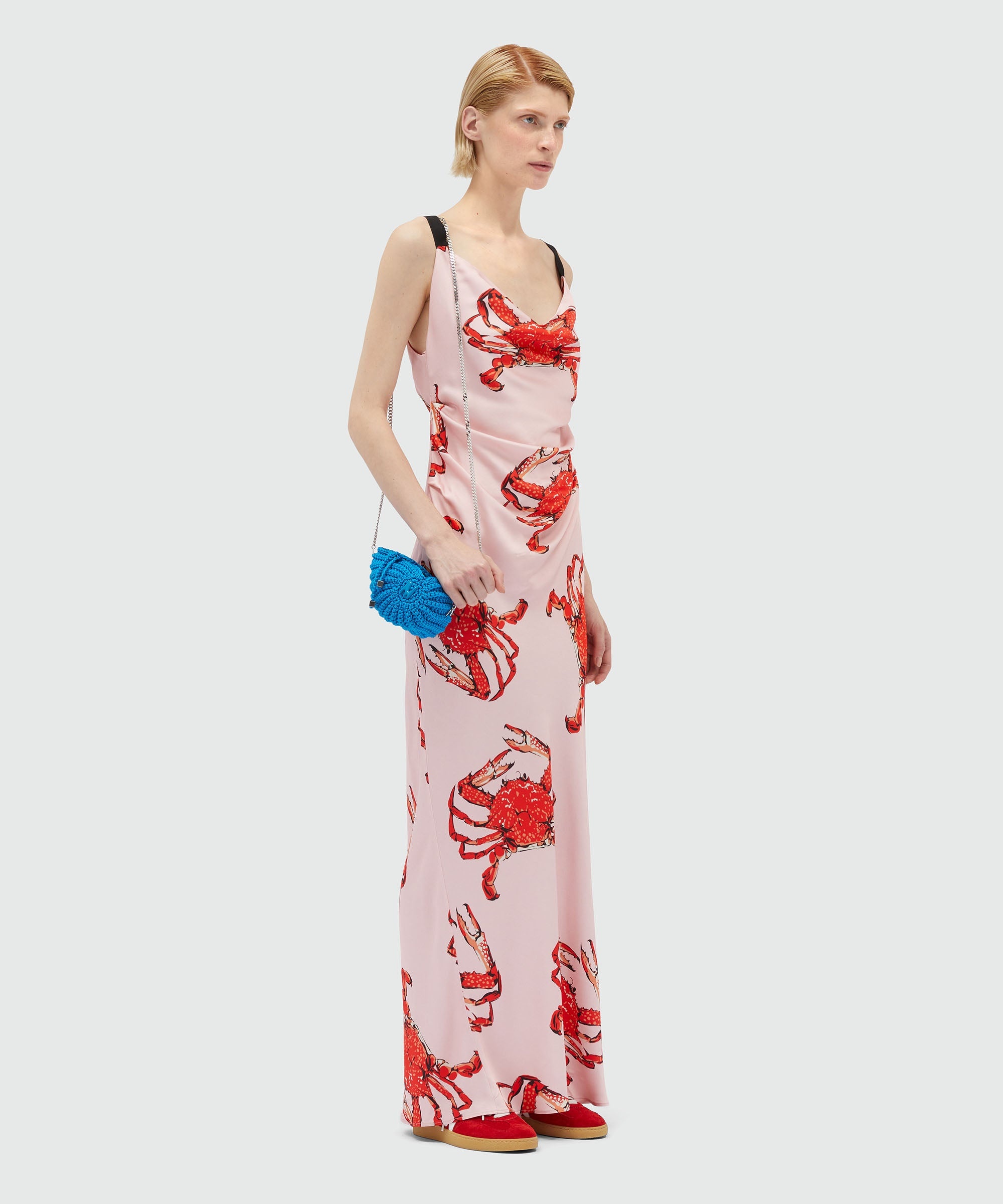 Long pink satin dress with "King crab" print - 4