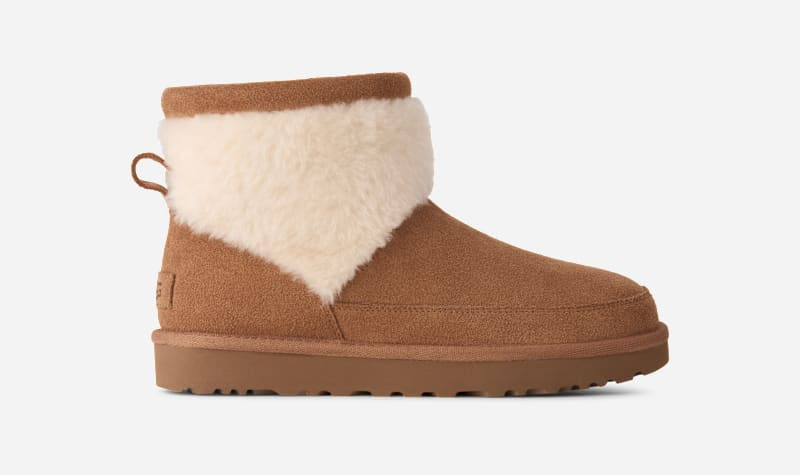 ® Women's Classic Mini Snugscape Suede Classic Boots in Chestnut 1