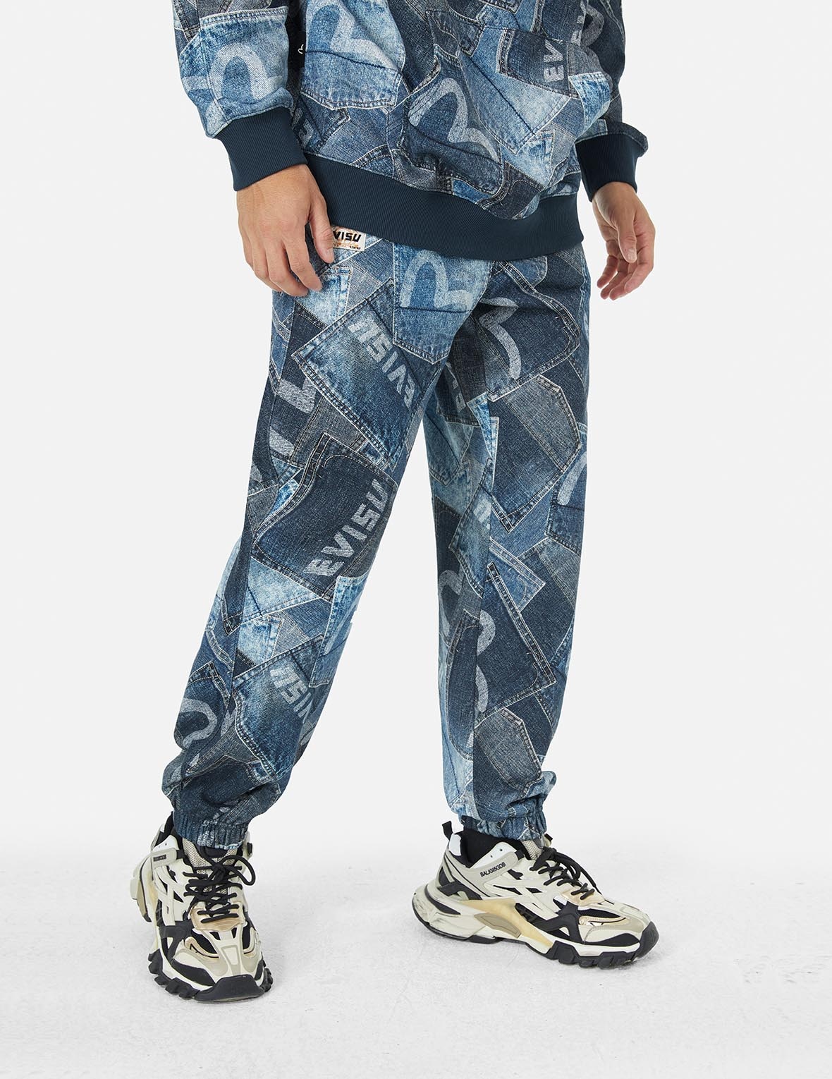 Allover Logo and Seagull Pocket Digital Print Loose Fit Sweatpants - 5