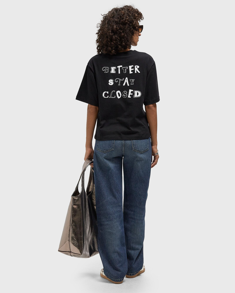 CLOSED PRINTED TEE outlook