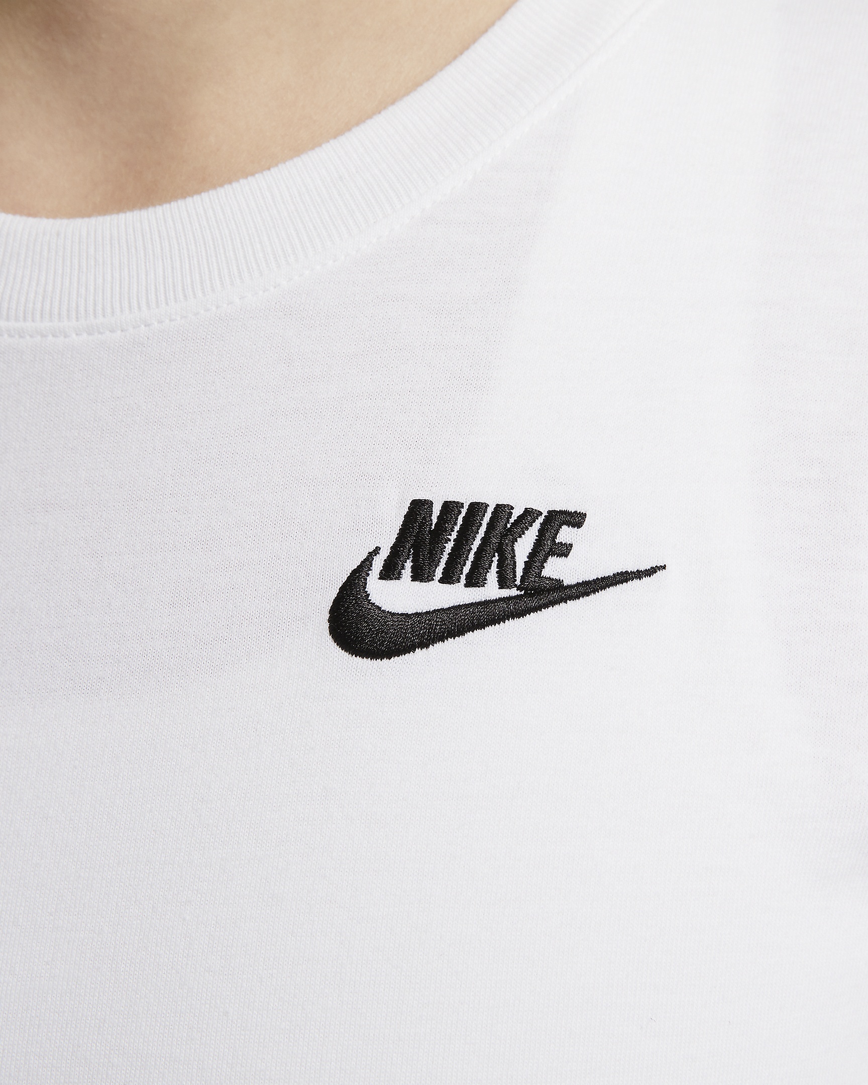 Nike Sportswear Club Essentials Women's T-Shirt - 4