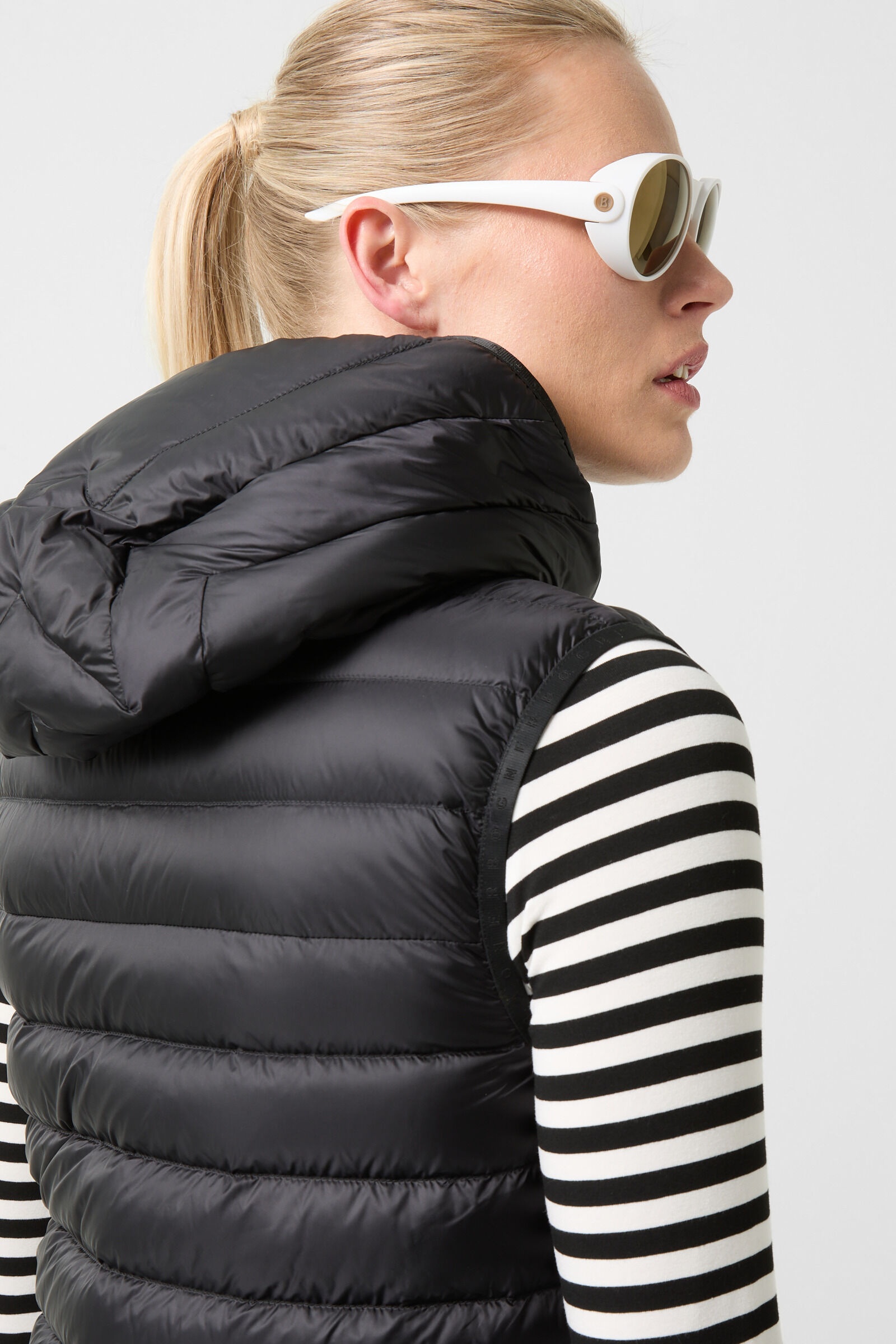 Tayra Lightweight down vest in Black - 6